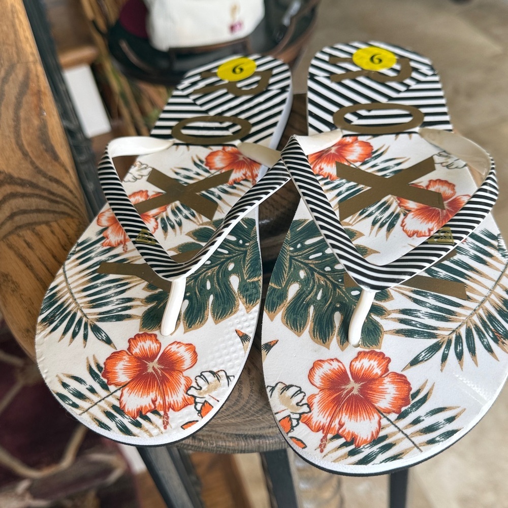 ROXY ladies floral flip-flop size 9 excellent condition - Picture 7 of 8